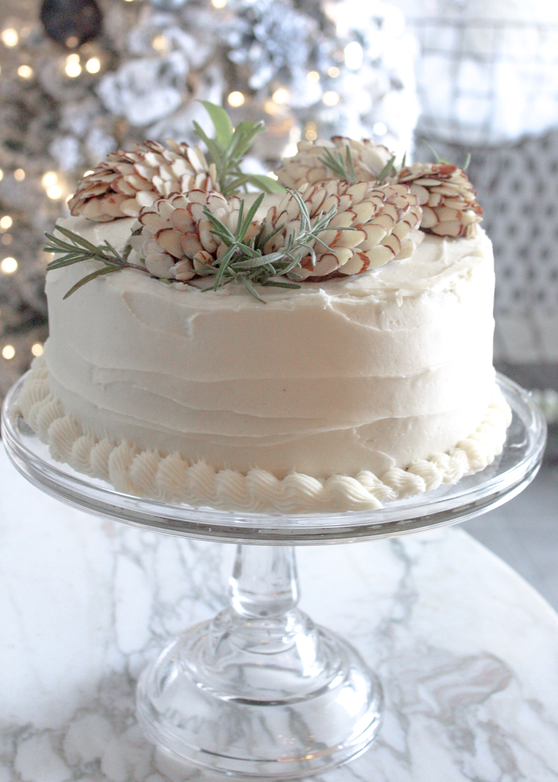 pinecone cake decor